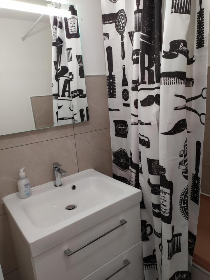 Wilton Apartment Dinan Luaran gambar